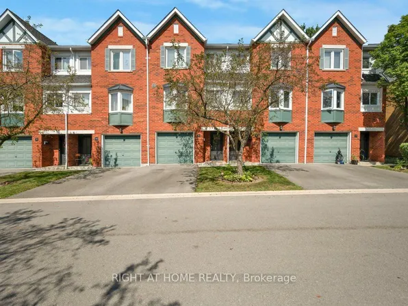 2300 Brays Ln #9, Oakville, ON L6M 3J9