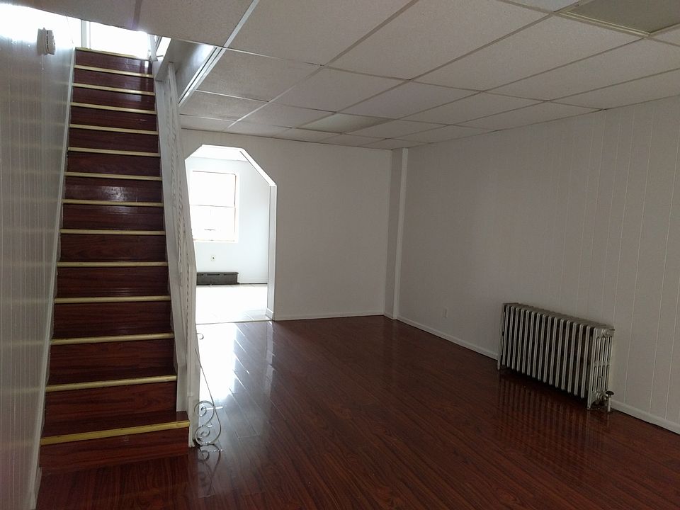 1st image of 725 Tree St