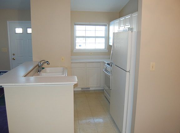 2nd image of 327 Newbury Dr