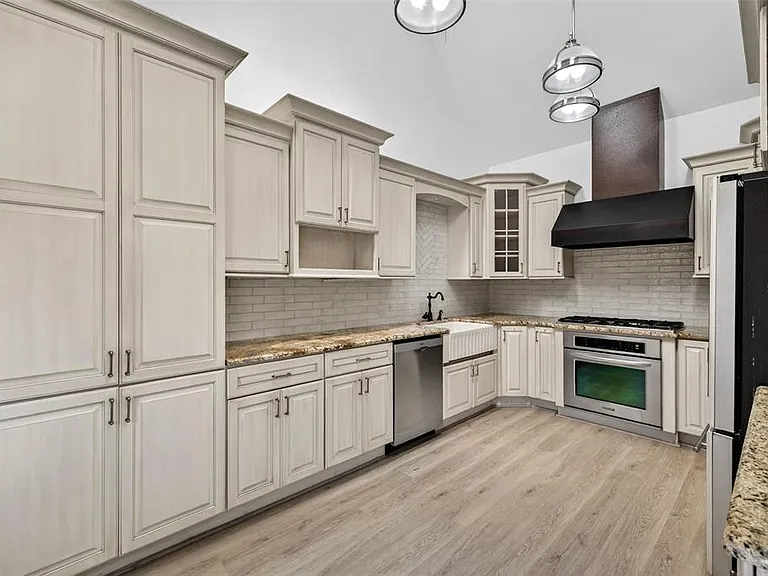 1330 Cherry St NE — Photo 13