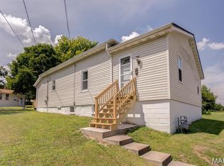 126 S Meridian Rd, Glen Carbon, IL 62034