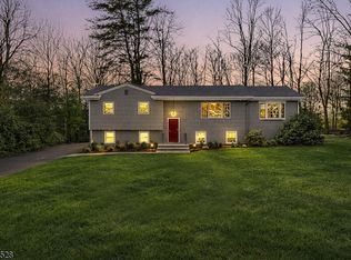 52 Valleyview Rd, Warren Twp., NJ 07059