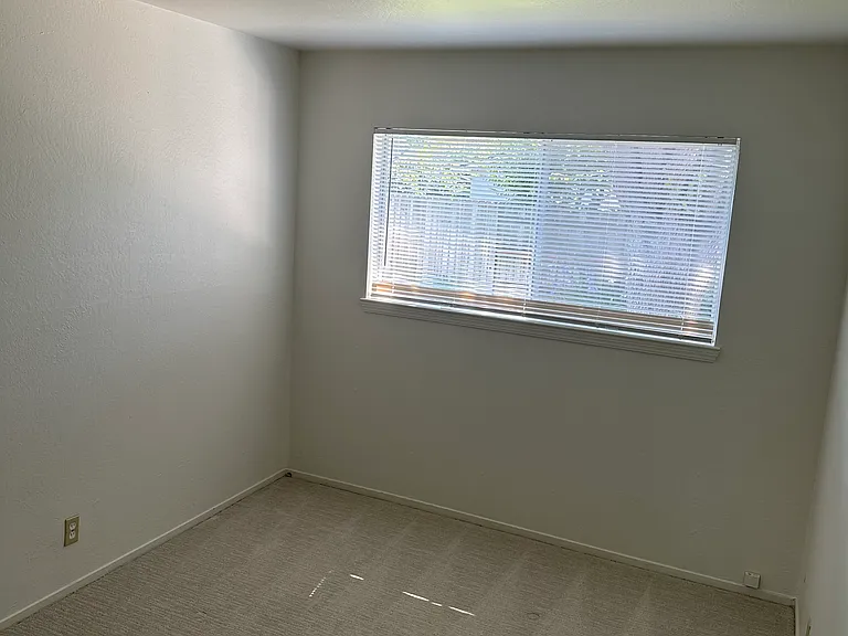 4633 Morpheus Ln — Photo 32