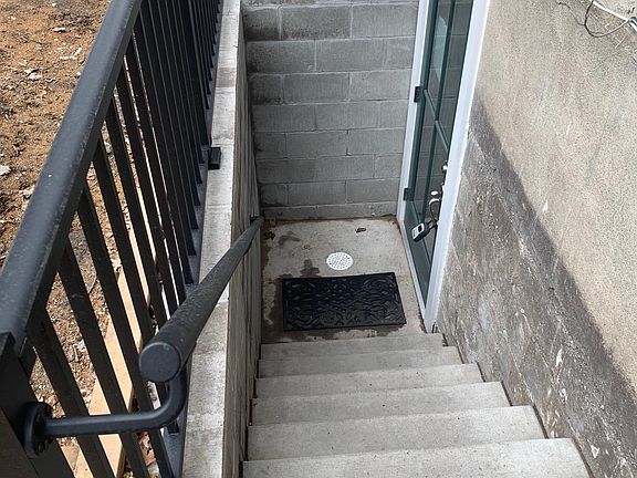3rd image of 4334 Drew Ave S #C