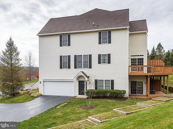 2nd image of 706 Whispering Brooke Dr
