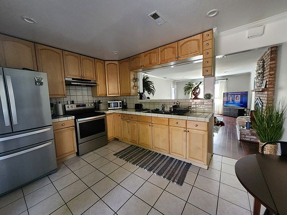 4th image of 3011 Franela Dr