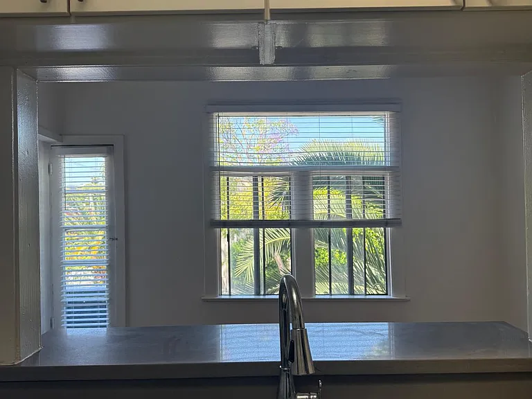1114 N Poinsettia Dr #8 — Photo 8