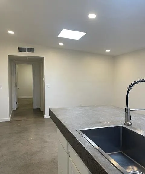 1150 N Richey Blvd #2 — Photo 3