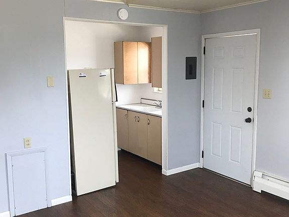 3rd image of 230 N Broad St APT A