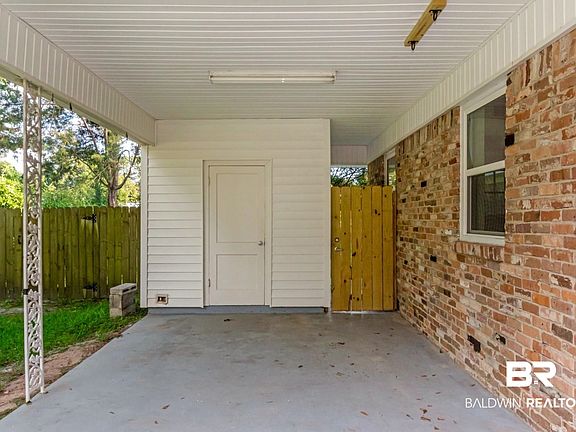 2nd image of 2755 Brookwood Dr