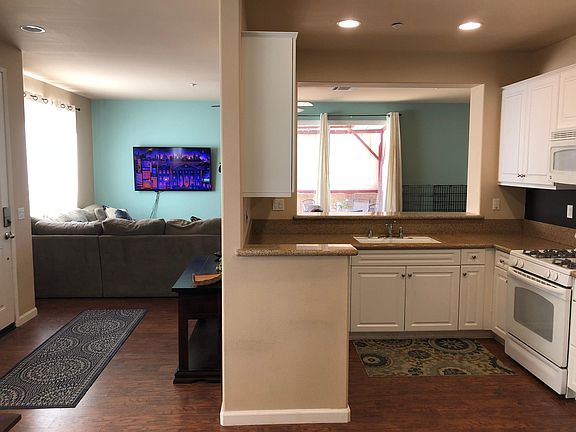 4th image of 27422 Charleston Ct Unit 2