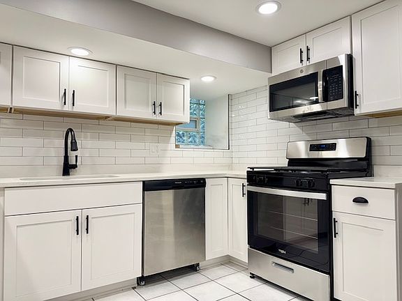4th image of 4200 N Damen Ave APT G