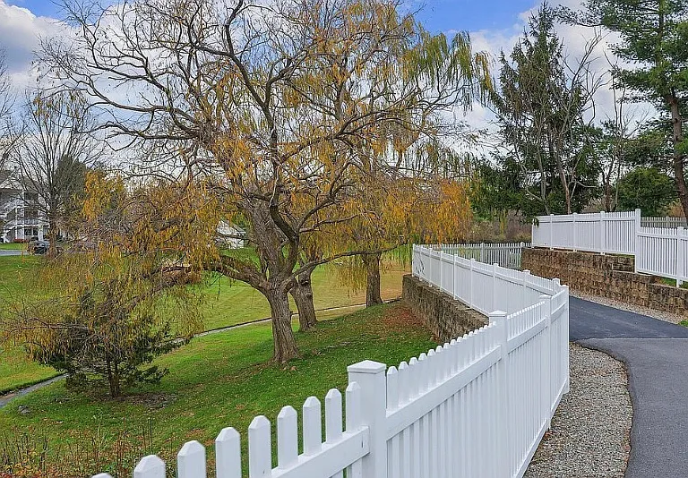 86 Edward Dr — Photo 12
