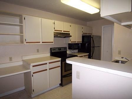 2nd image of 4225 Thornbriar Ln APT O208