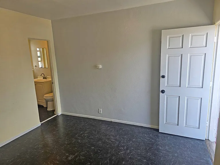 13801 S Vermont Ave #M11 — Photo 8
