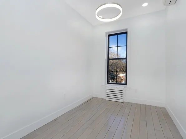 214 Patchen Avenue image 13 of 16