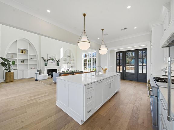 3rd image of 317 Regatta Rd