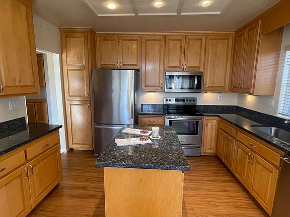 Kitchen overall photo