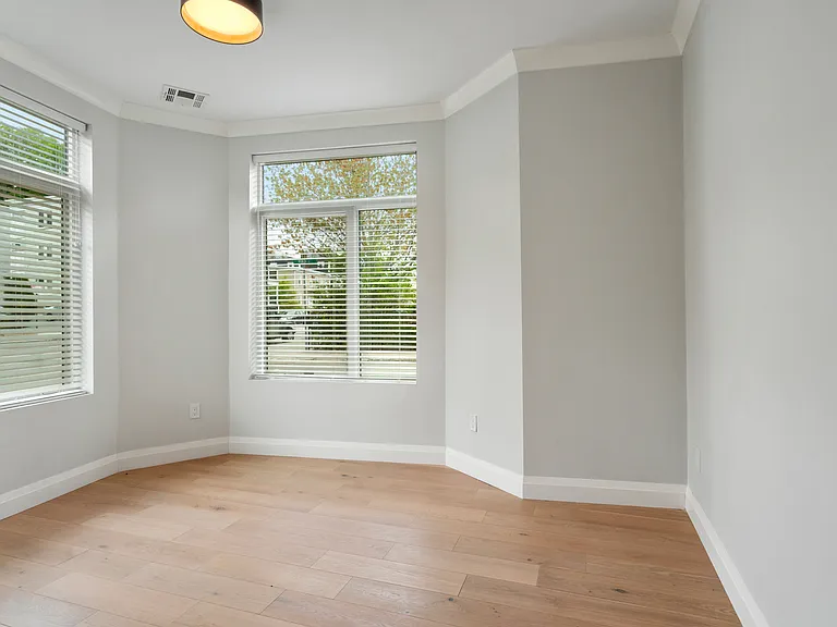 142 Pleasant St #1 — Photo 6