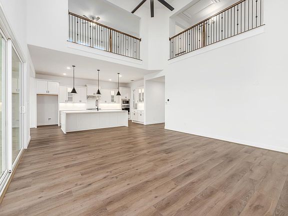 4th image of 14303 Garibaldi Dr