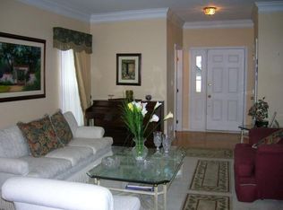310 Hamilton Dr, Stewartsville, NJ 08886