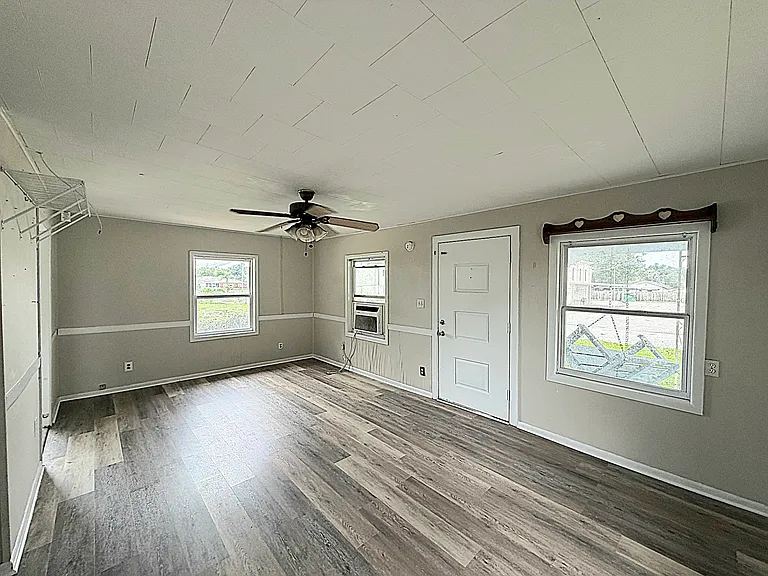608 Lemon St — Photo 3