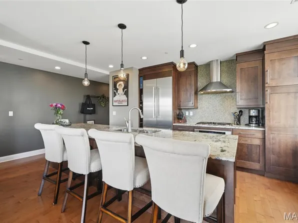 232 N Kingshighway Blvd APT 907, Saint Louis, MO 63108