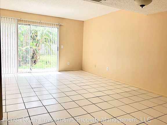 3rd image of 12130 Napiers Cir