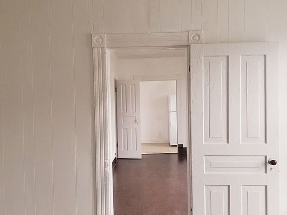 4th image of 912 Floyd St