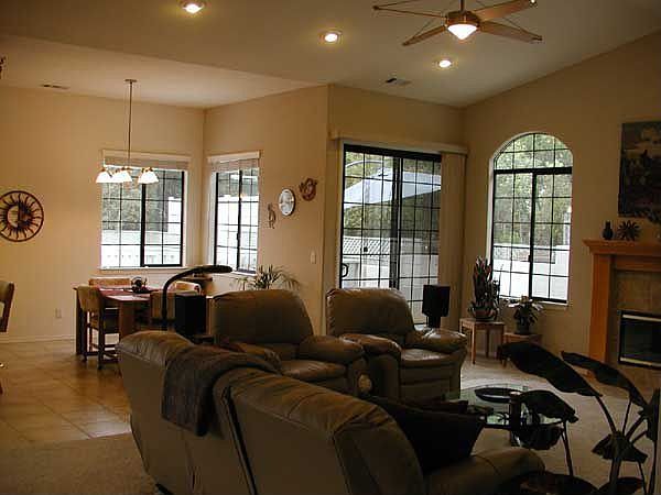 Family Rm and Nook