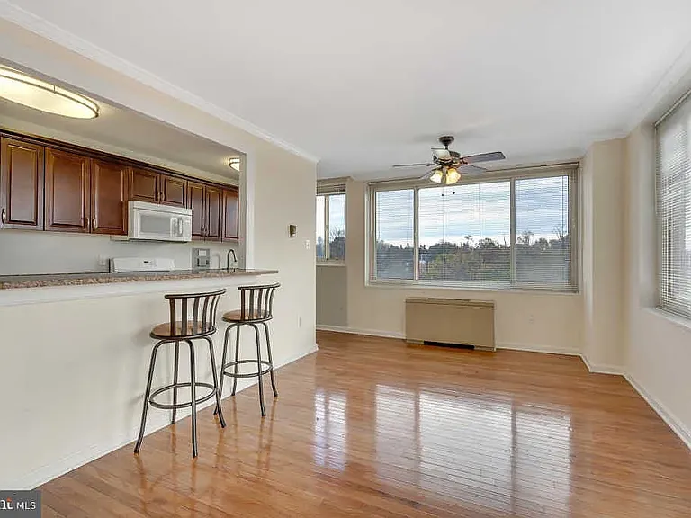 4000 Tunlaw Rd NW #1111 — Photo 4