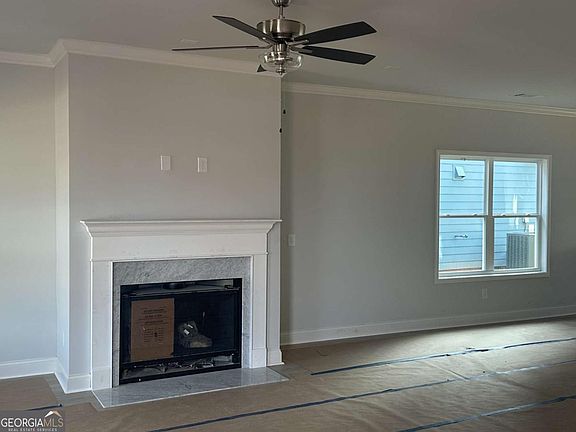 5th image of 360 Summerville Ln