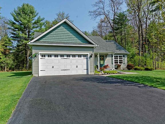 3rd image of 38 Ella Dr