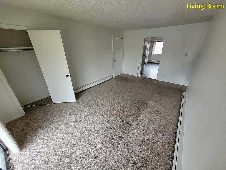 12 Maxwell St #4 — Photo 5