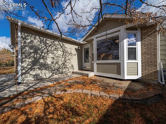 2nd image of 6685 Bear Tooth Dr