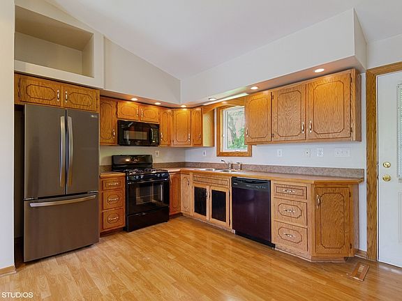 3rd image of 7603 W Moorefield Dr