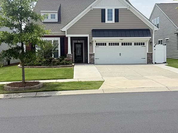 13007 Canterbury Castle Dr, Charlotte, NC 28273