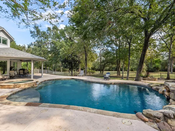 20111 Hilltop Ranch Dr, Montgomery, TX 77316