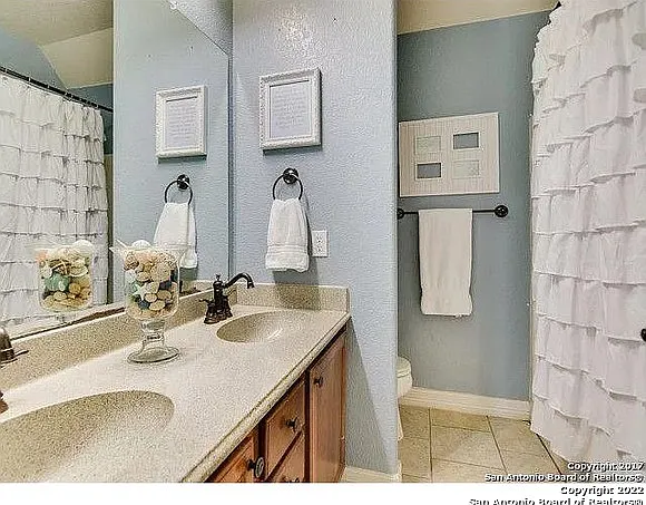 110 Surrey Dr — Photo 17