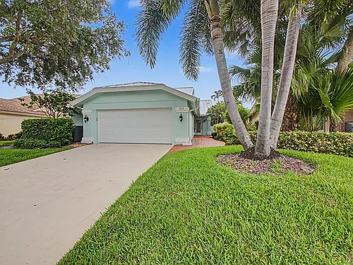 303 Leeward Dr Photo 1 303 Leeward Dr Photo 1