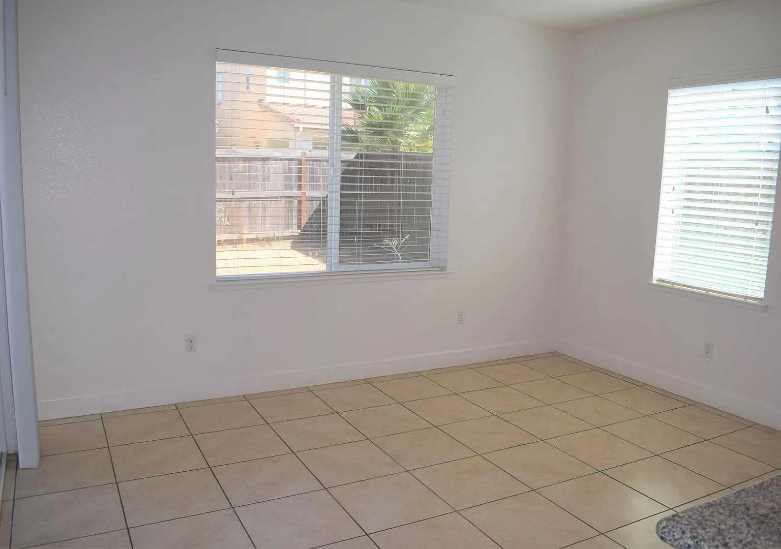 Resident Benefit Package Property - Bright 4bd/3.5ba — Photo 2