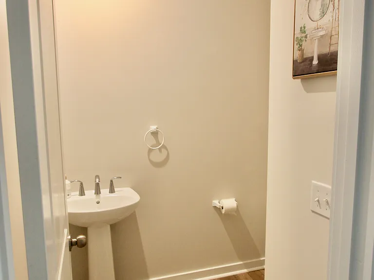 Lockwood Dr — Photo 4