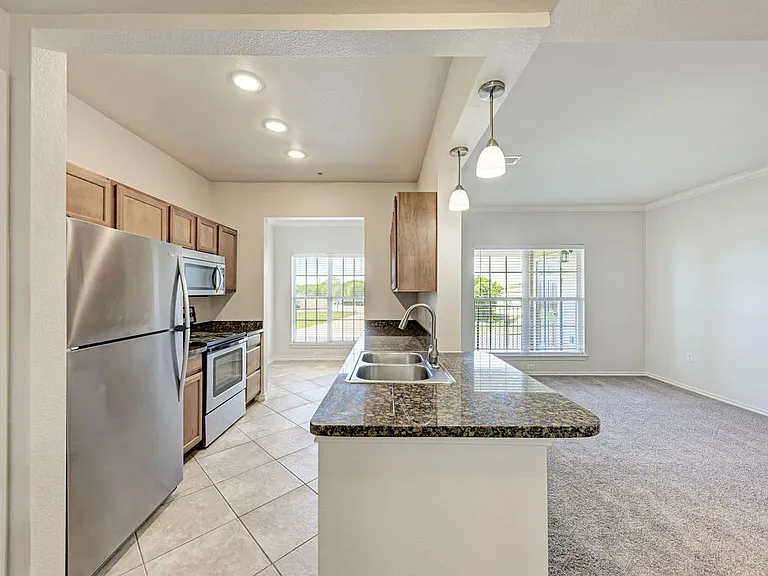 Riverhorse Ranch Apartments II — Photo 34
