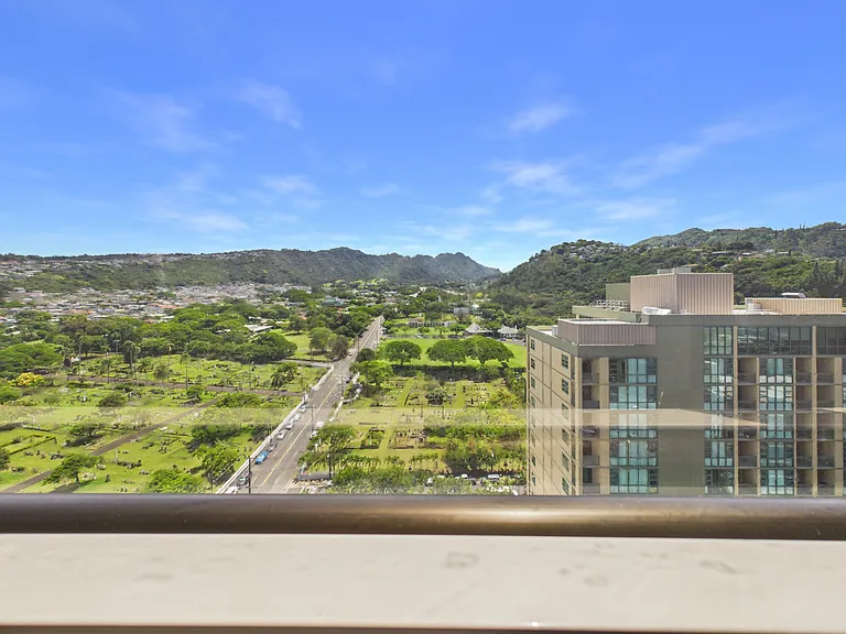2101 Nuuanu Ave #I1806 — Photo 25