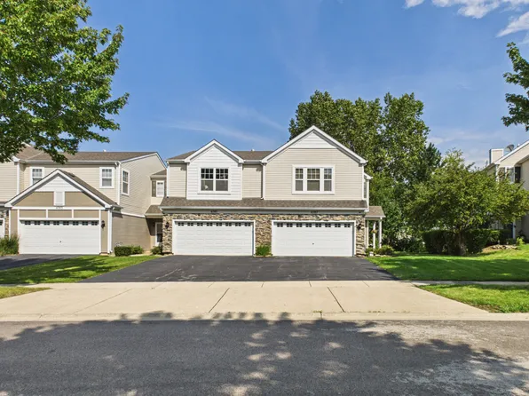6787 Slate Dr, Carpentersville, IL 60110
