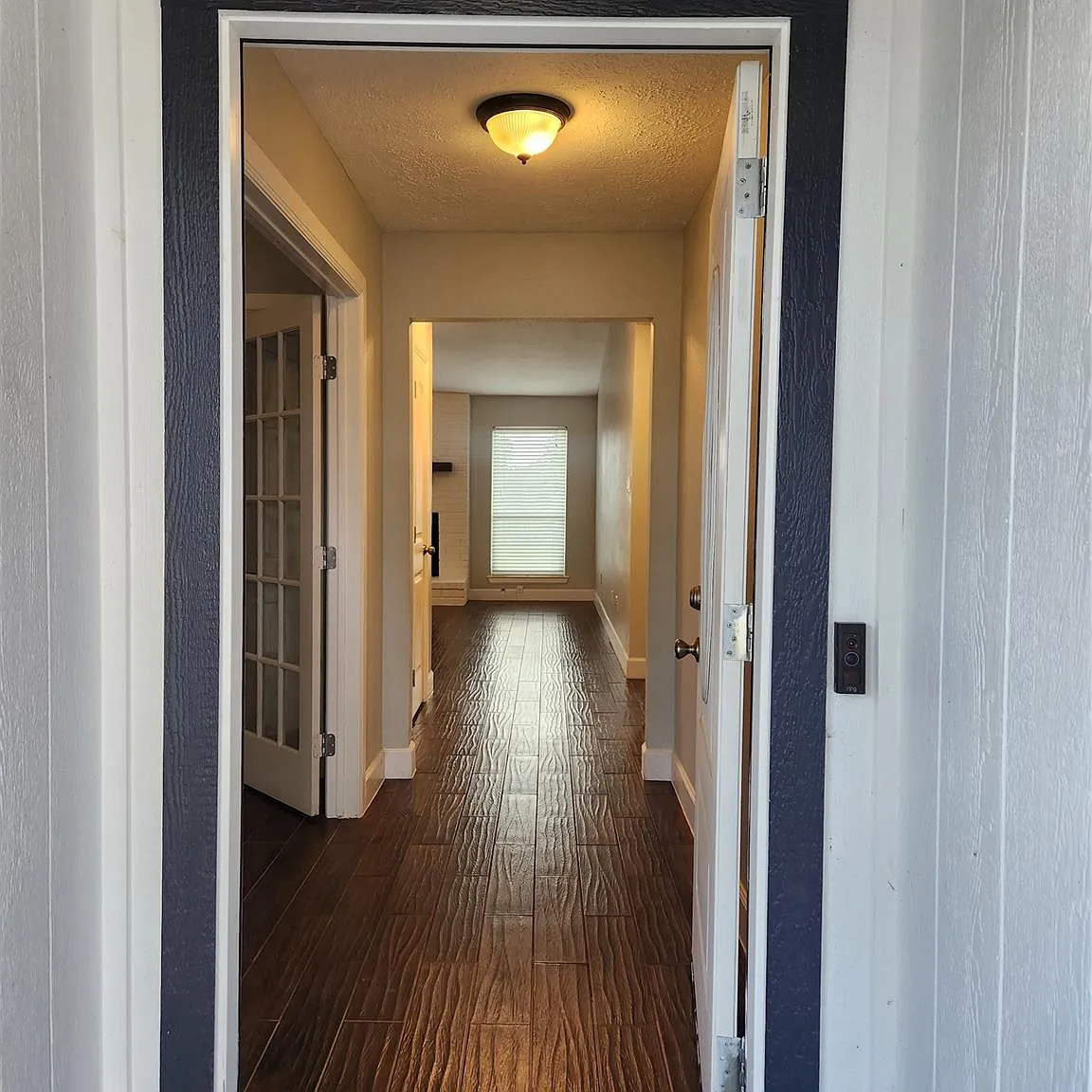 3 bed, 2.0 bath, 1644 sqft, $2,100 — Photo 2