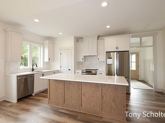 4th image of 5139 Blendon Woods Ct #17