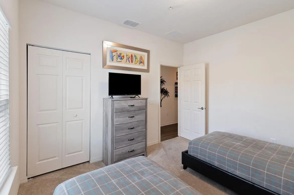 Building Photo - 3207 Gold Ln #1