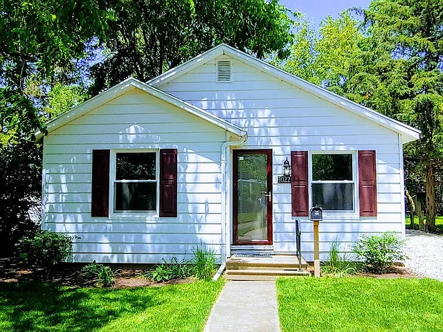 1022 W Vine St photo 1