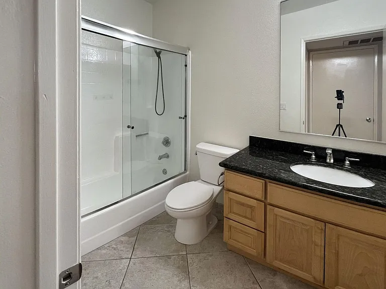 511 S Carondelet St — Photo 11